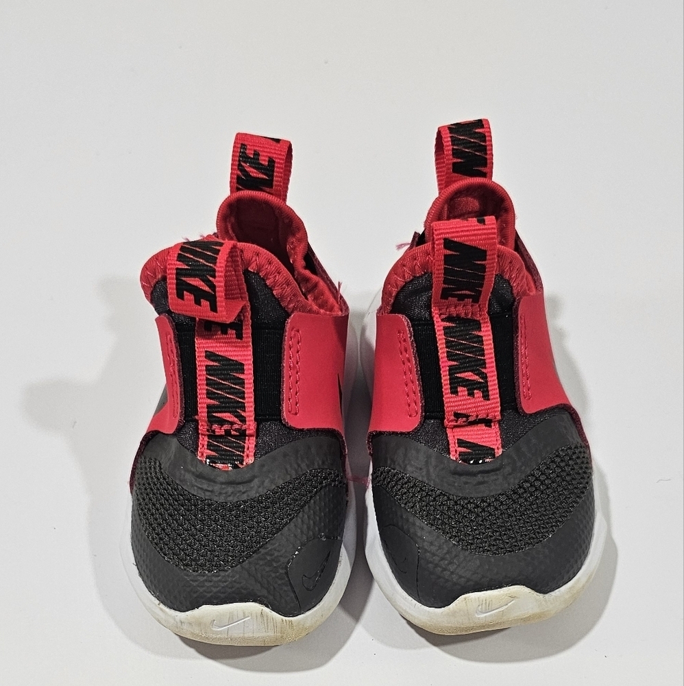 Nike Flex Runner Boy Girl Baby Toddler Size 5c Red Gray Black Sneaker - Picture 2 of 8